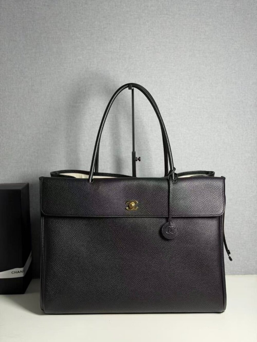 Classic CHANEL   bag: A Stylish and Versatile Choice for Elegance